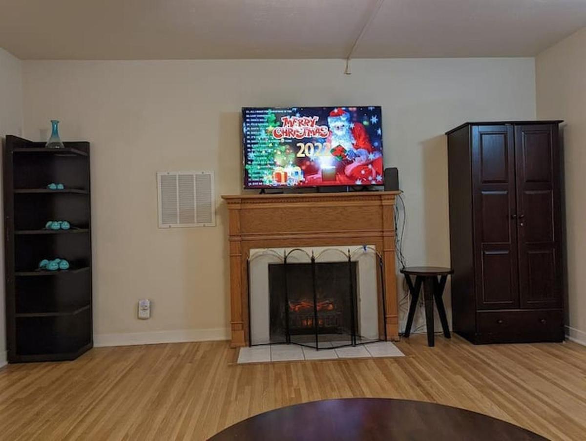 Amazing 2BR Home - Steps to UNM North Campus - Housity