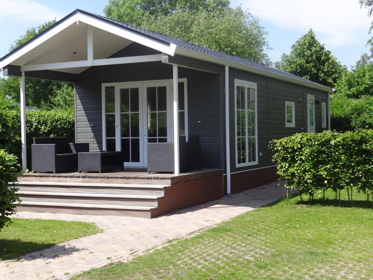 Recreatiepark Jachthaven De Veerstal Lathum - Luxe Chalet - Housity