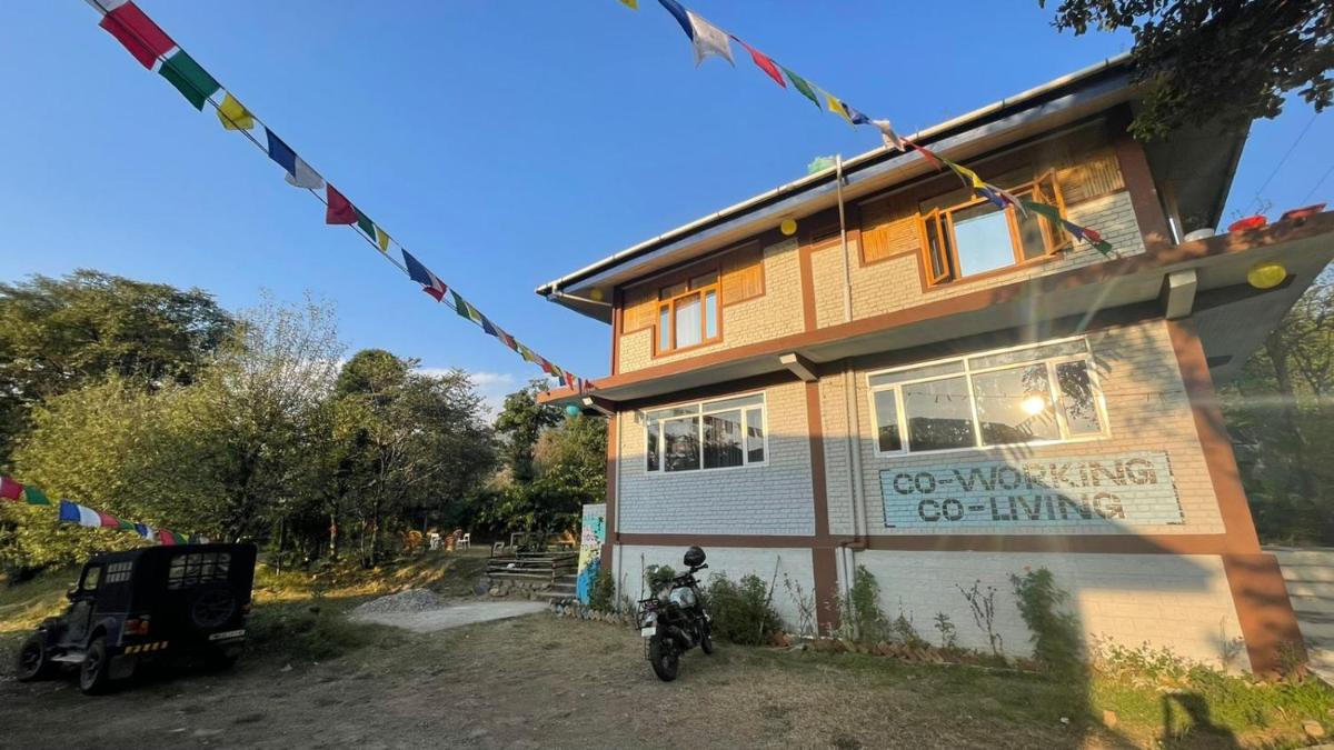 Suitetrails - Barefoot Bir Coliving Coworking Cafe