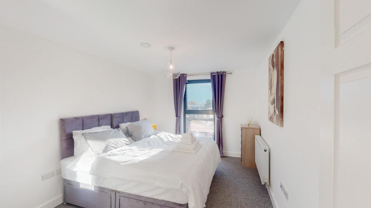 Brand new 1 bedroom apartment with parking - Housity