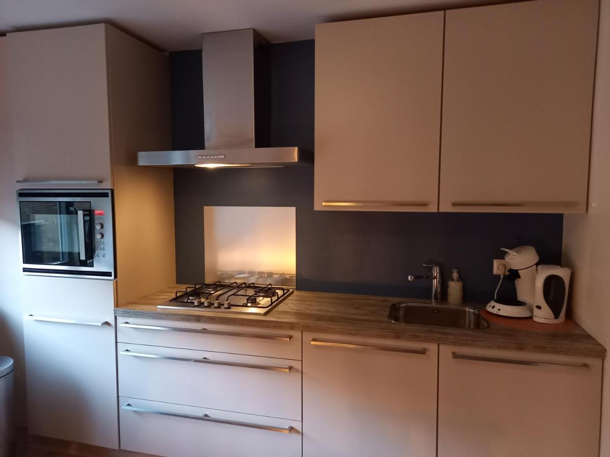 Hoekje Up - Housity
