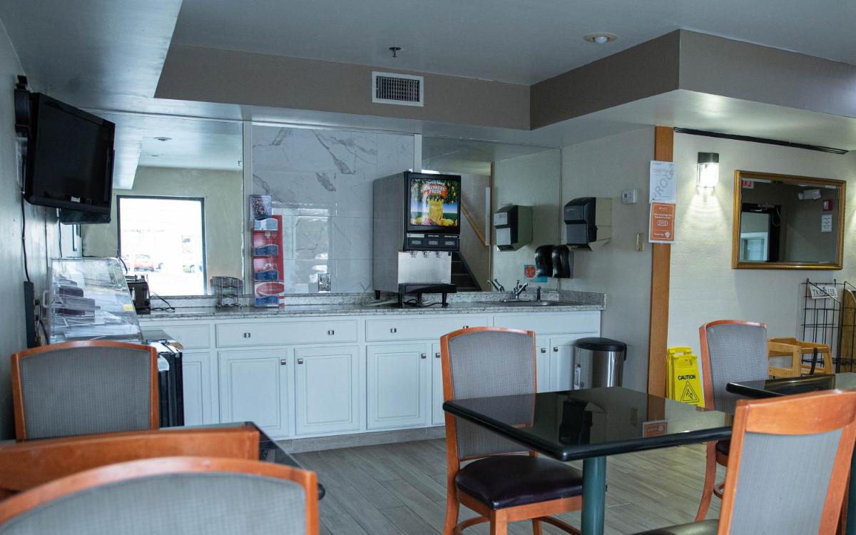 Econo Lodge Hopewell Near Fort Lee I-295 - Housity