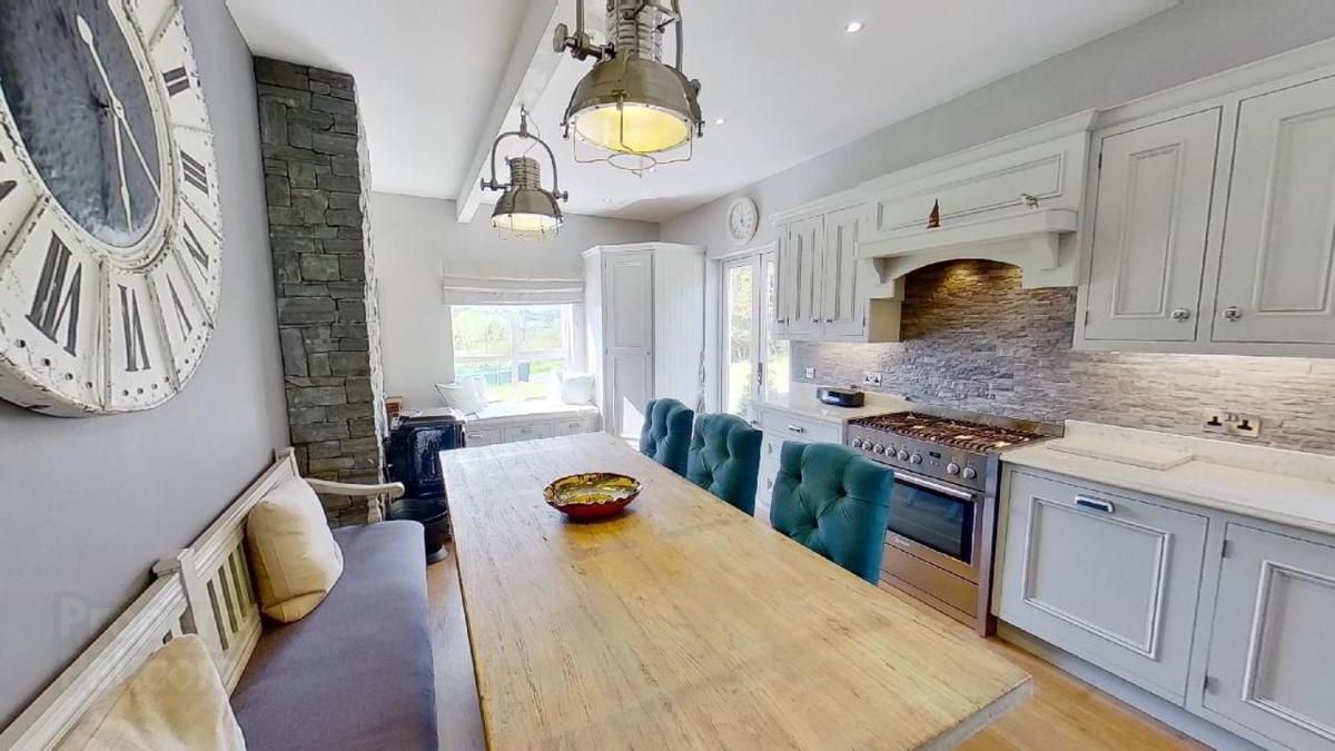 Luxury Wild Atlantic Way accommodation with sea views and free wifi - Housity