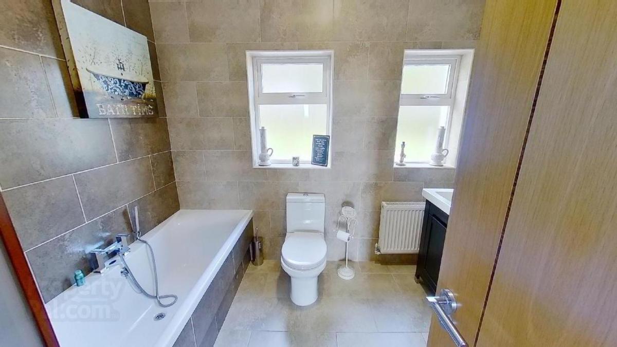 Luxury Wild Atlantic Way accommodation with sea views and free wifi - Housity
