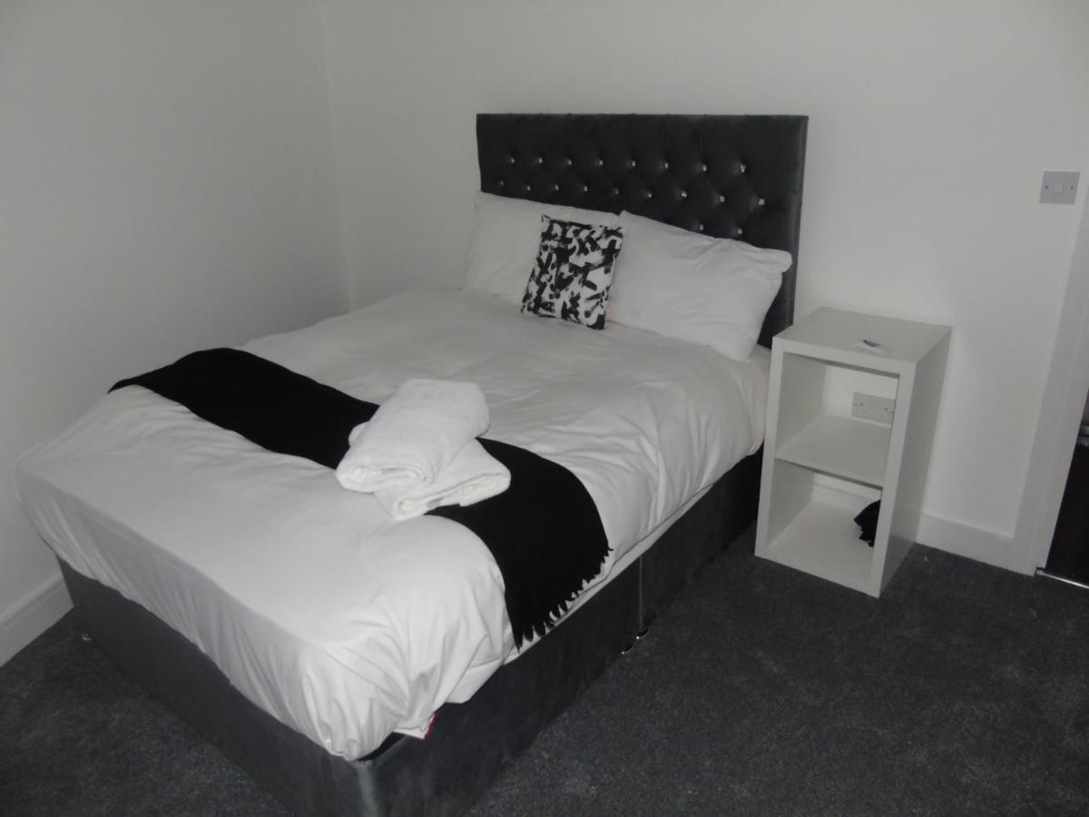 Flats, 1 Longfield Rd Bolton - Housity