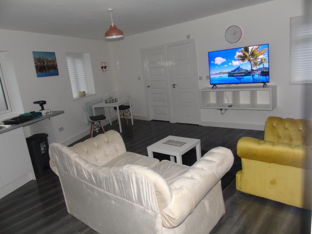 Flats, 1 Longfield Rd Bolton - Housity