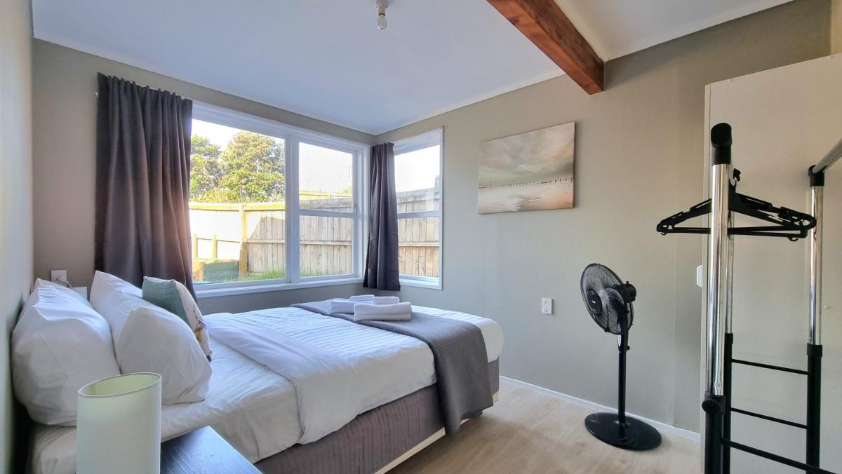 Lovely 2 - Bedroom Unit with Free Parking - Housity