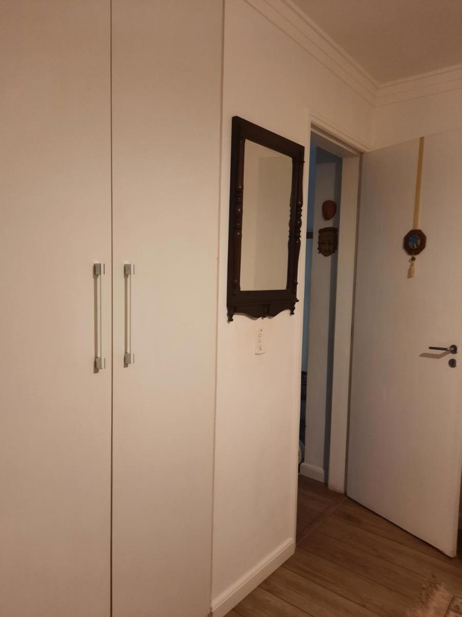 Charmosa casa em condominio com quintal - Housity