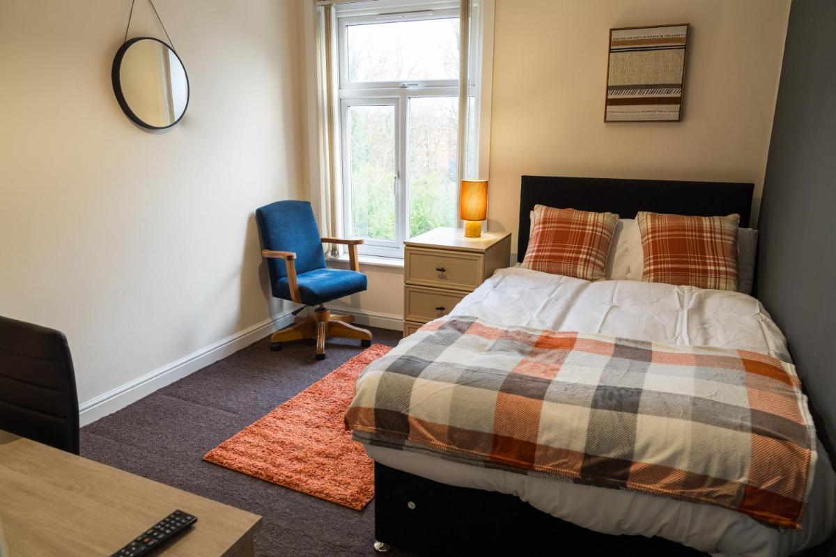 Cosy Home Bolton by Prime Stay - Housity