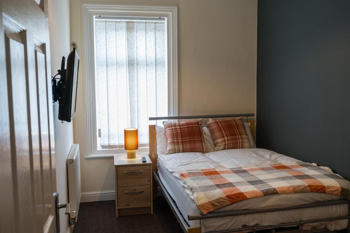 Cosy Home Bolton by Prime Stay - Housity