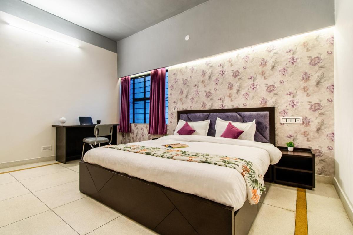 2 Bedroom Villa with Terrace - Child Friendly Wifi by Vacation Pod - Housity