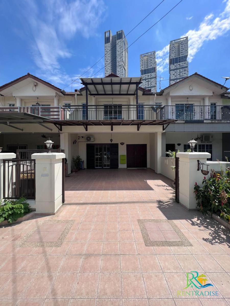 Suitetrails - Century Garden Double Storey House BBQ/Mahjong/PoolTable by UHA