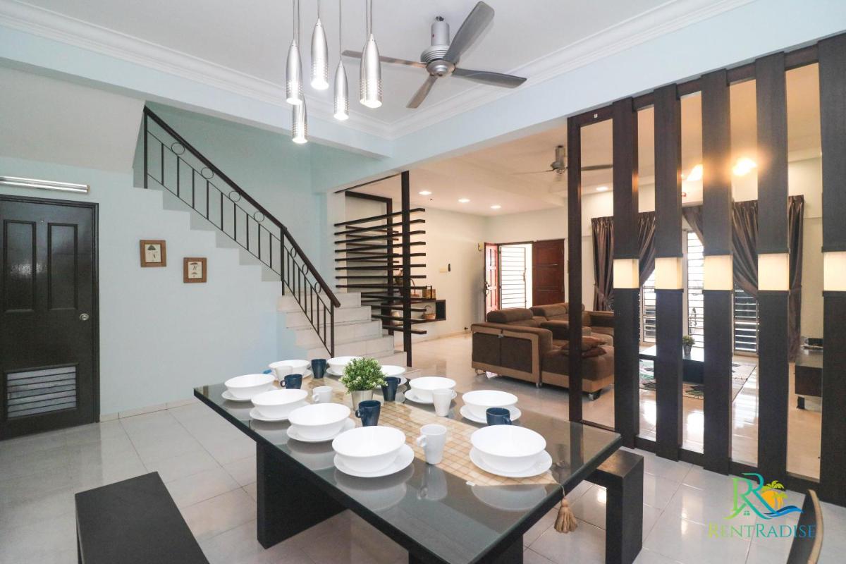 Suitetrails - Century Garden Double Storey House BBQ/Mahjong/PoolTable by UHA
