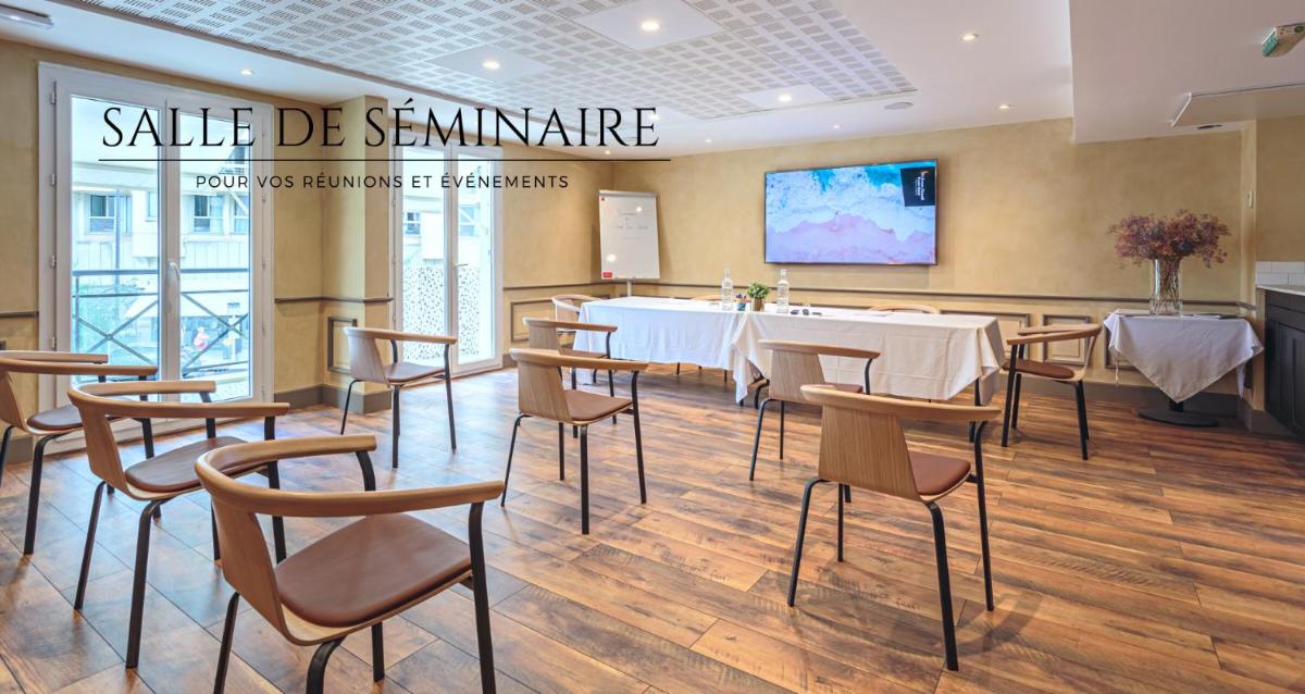 Télévision ou salle de divertissement dans l'établissement Grand Tonic Hotel & SPA NUXE