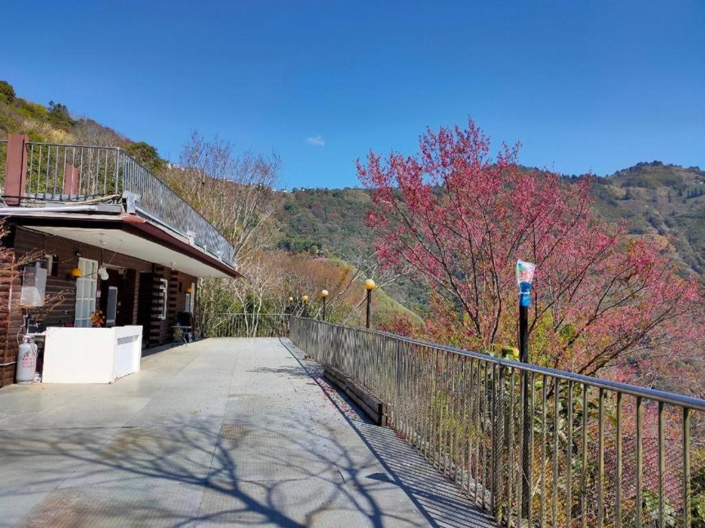 Peach Holiday Manoranor - Housity
