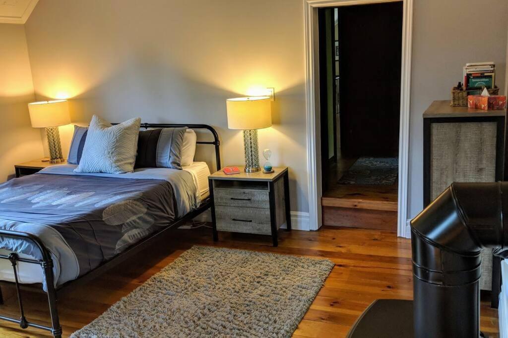 Master Bedroom in a 150-Year-Old Victorian House - Housity
