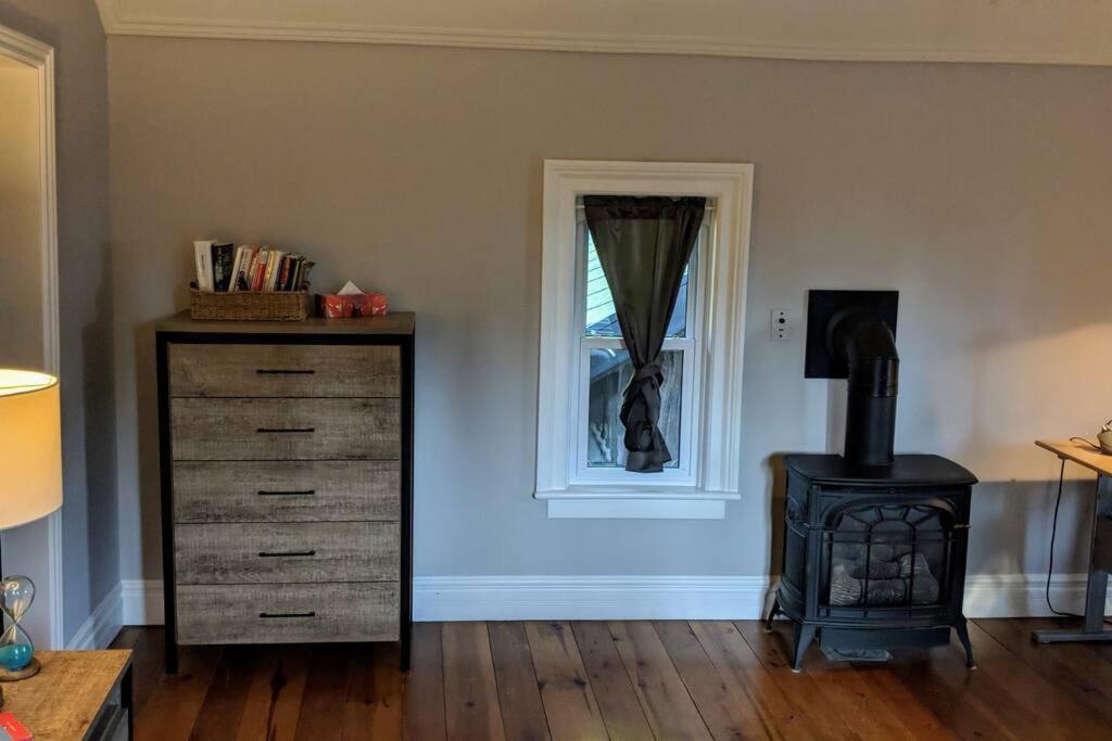 Master Bedroom in a 150-Year-Old Victorian House - Housity