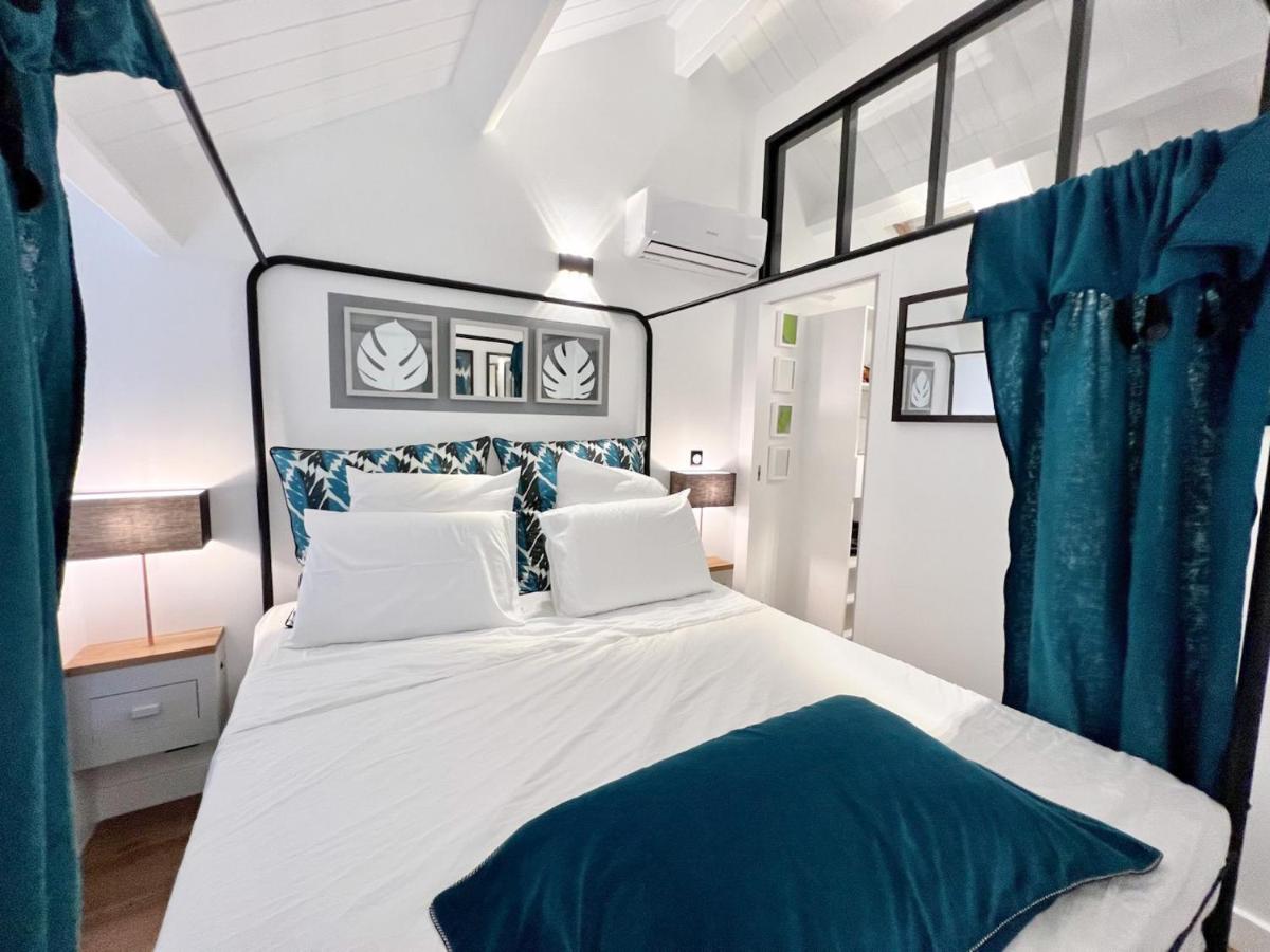 Le Pétrel Noir - Appartement sur la plage des Roches Noires à Saint-Gilles-les-Bains - Housity