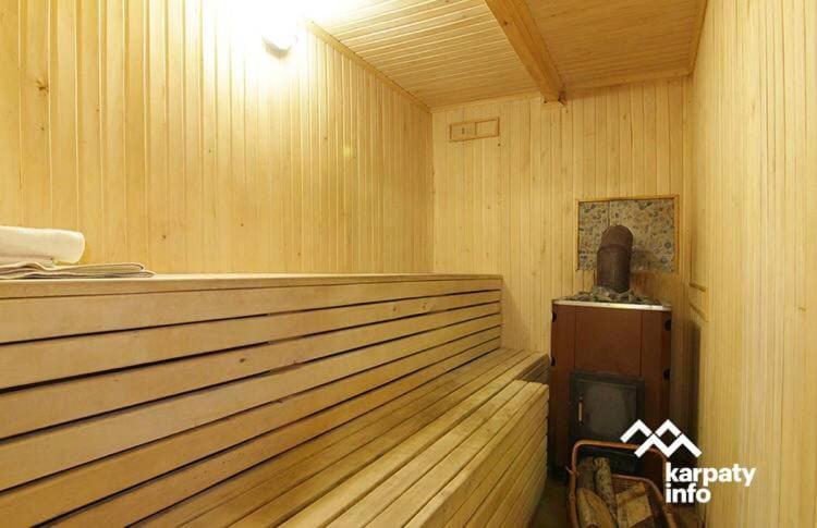 Карпатська Модрина - Housity