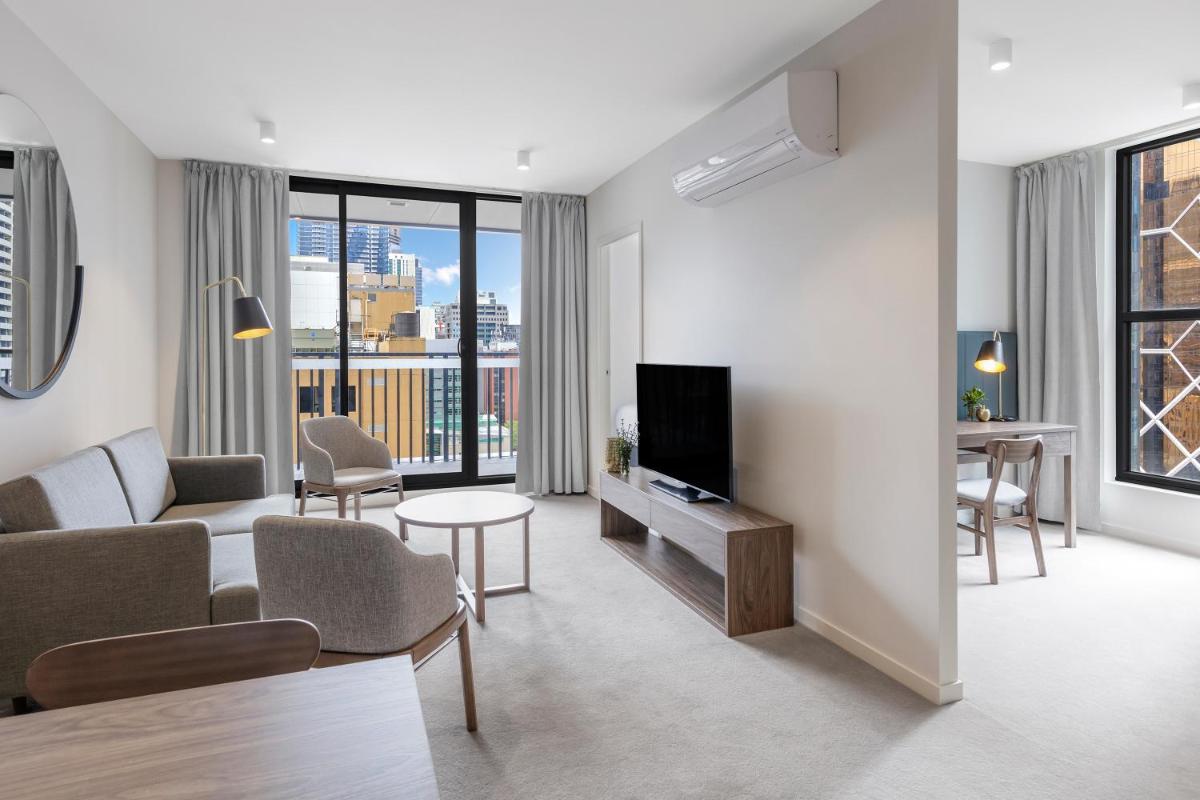 Brady Apartment Hotel Hardware Lane - Housity