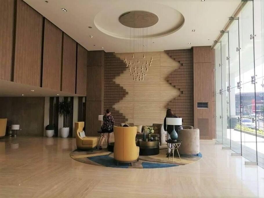 Studio Condo Unit One Madison Megaworld - Housity