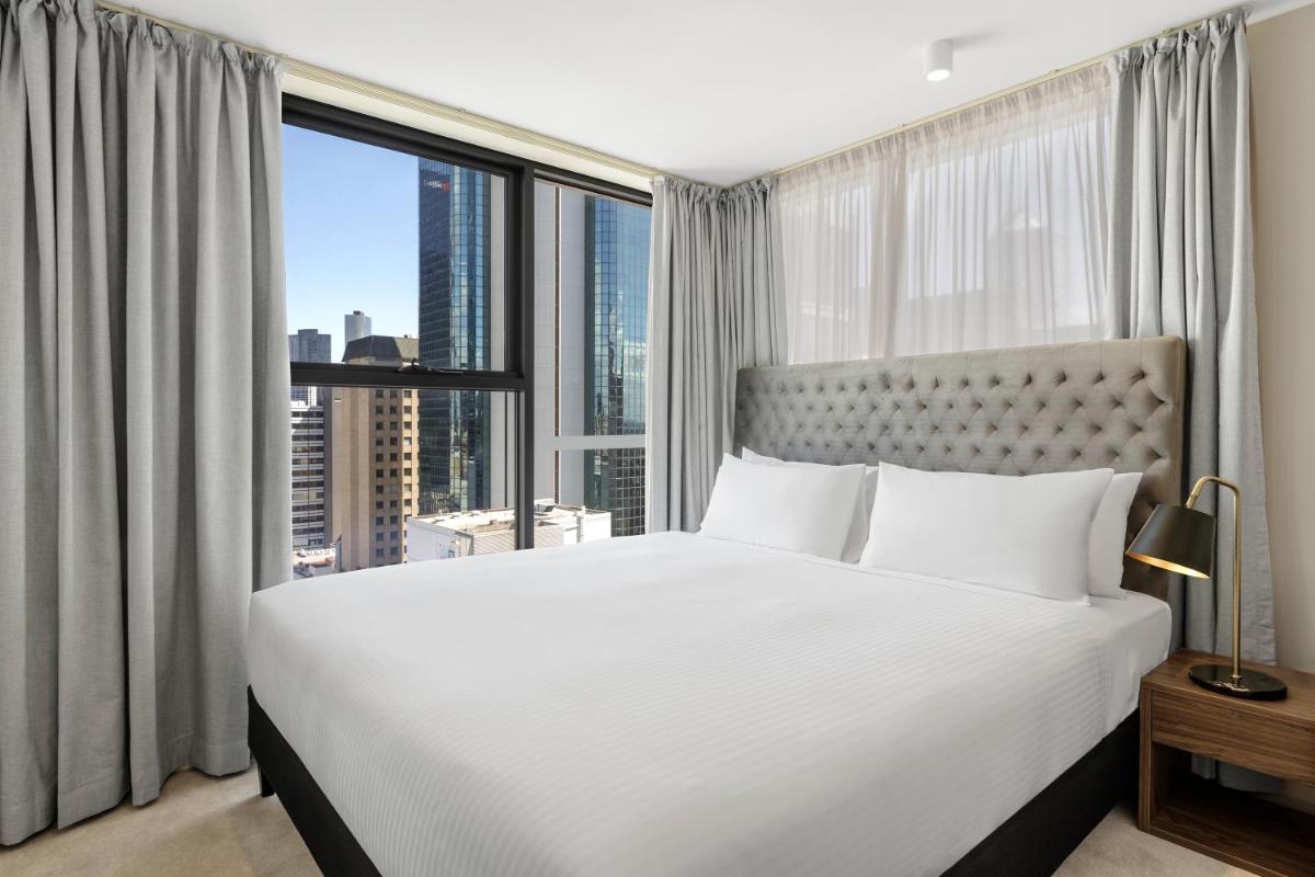 Brady Apartment Hotel Hardware Lane - Housity