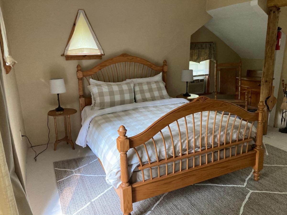 Rushing Stone Cottage - Housity