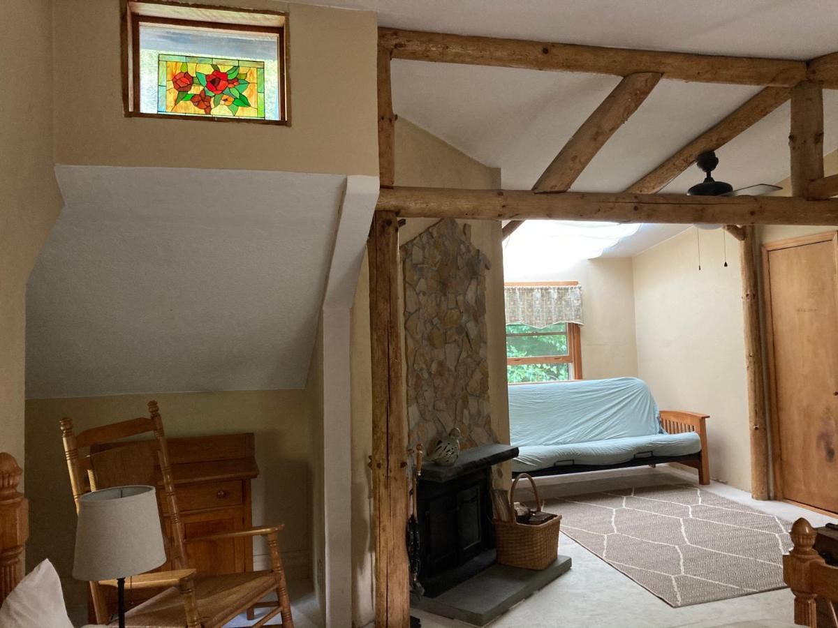 Rushing Stone Cottage - Housity