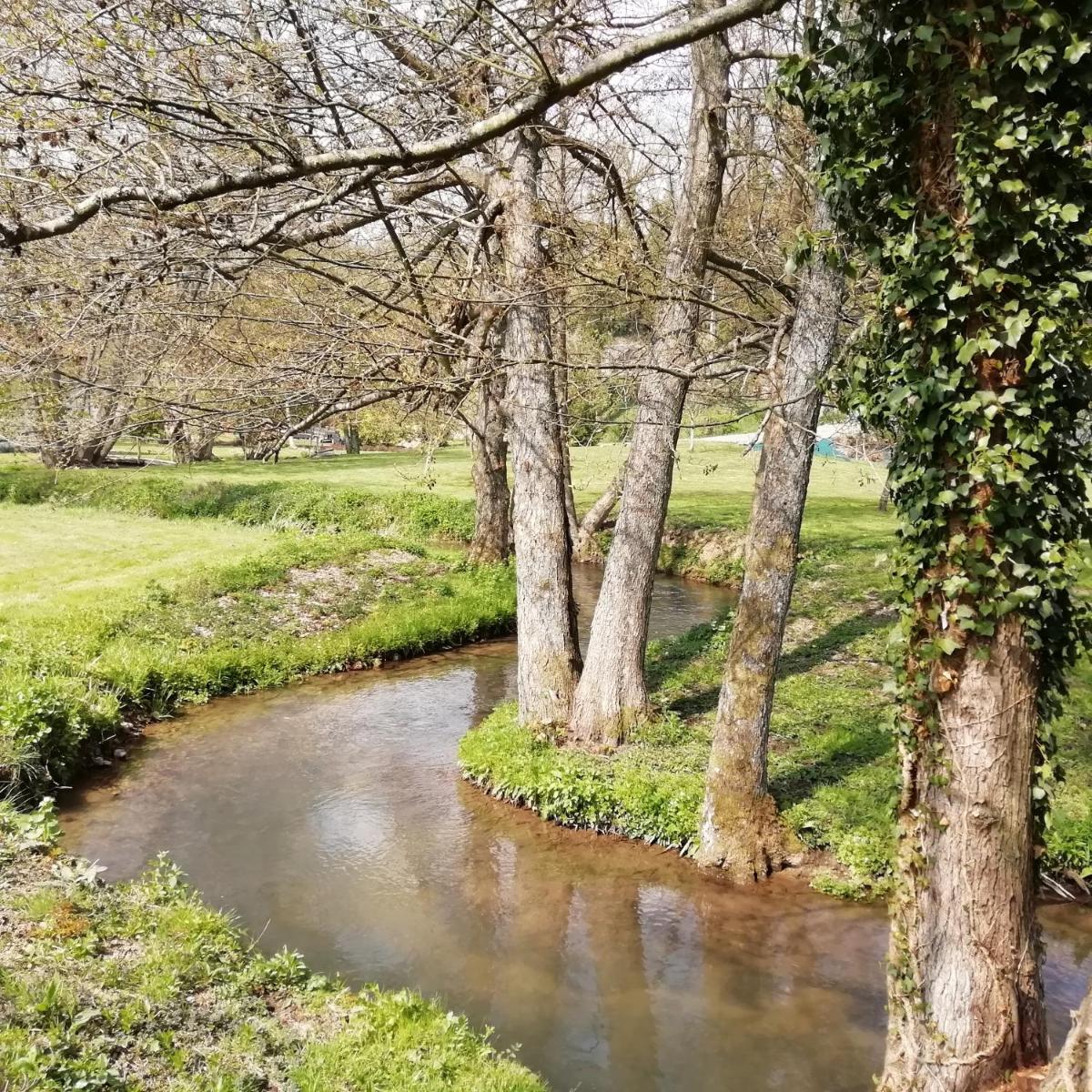 Au fil de l'eau à la campagne - Housity