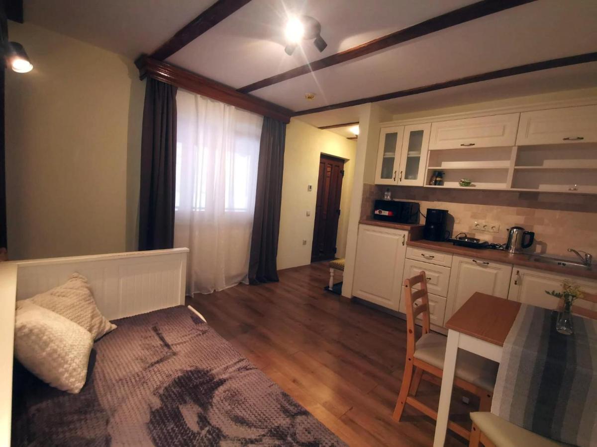 Old Town Inn - Housity