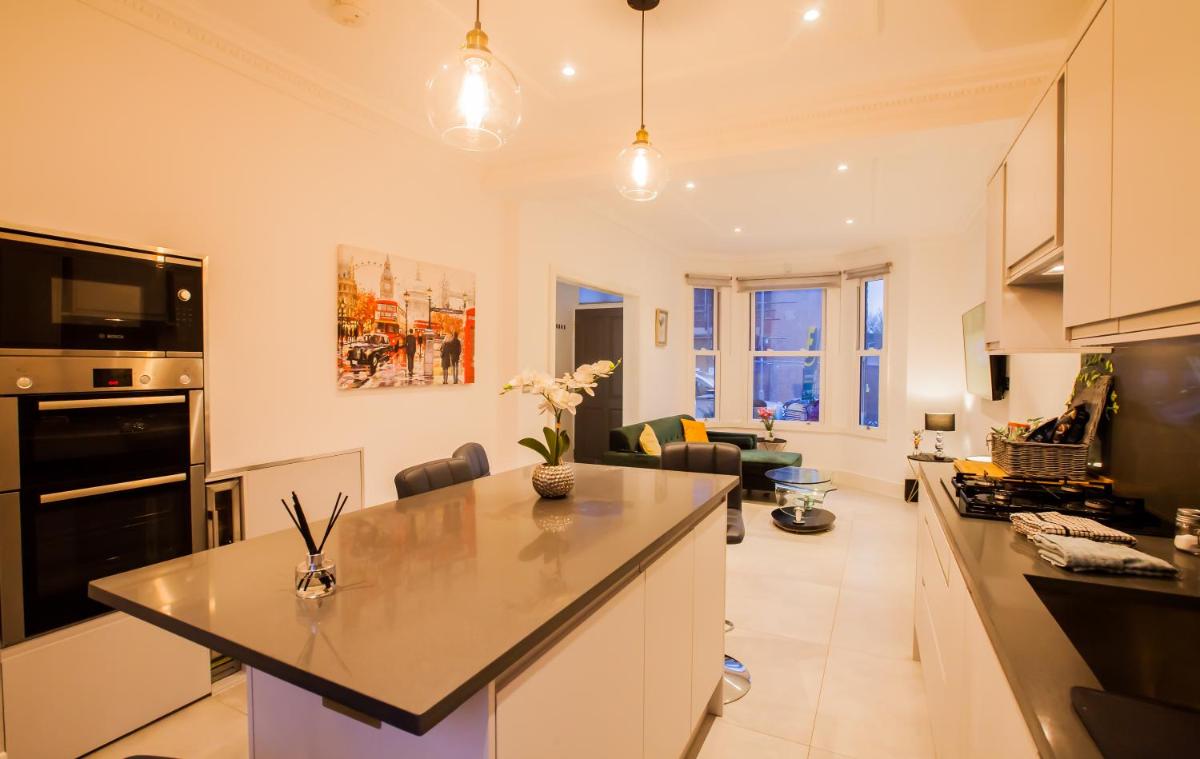 Surbiton Luxury Garden House 19A - Housity