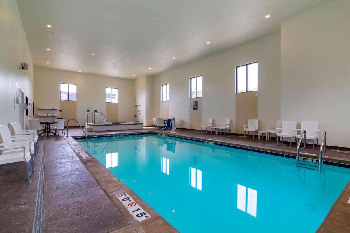 Comfort Inn & Suites Mandan - Bismarck - Housity