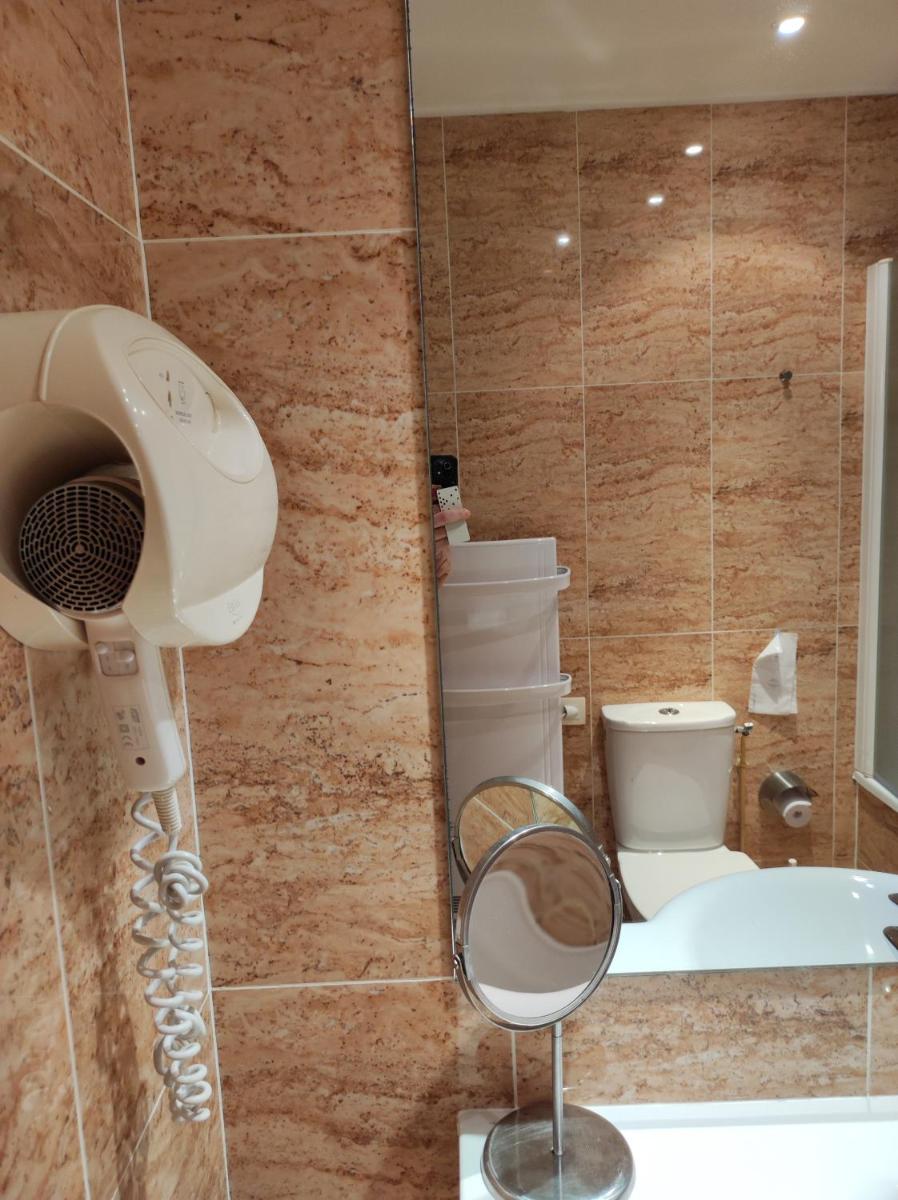 Hostellerie Les Hauts De Sainte Maure - Housity