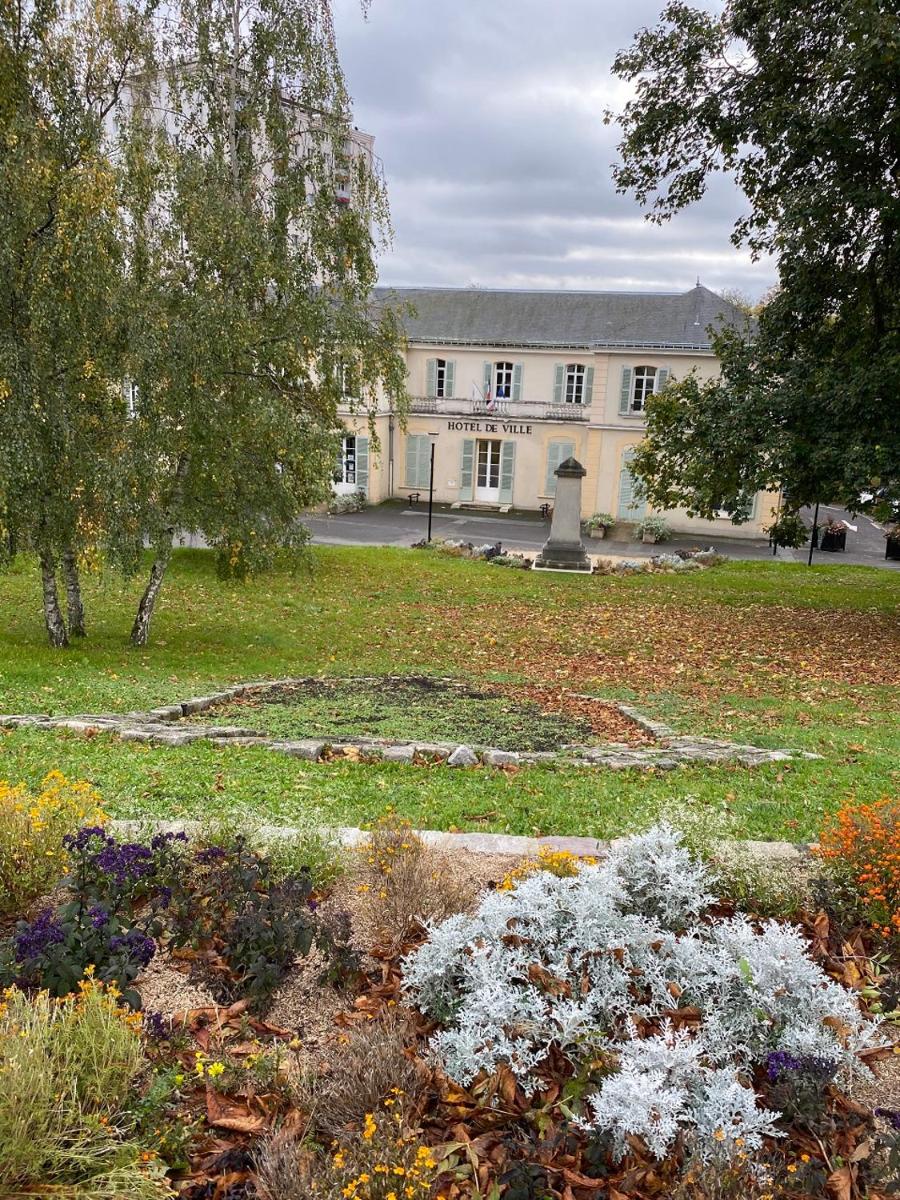 GRAND STUDIO avec balcon -4 PERSONNES-DISNEYLAND- PARIS a 10 minutes - Housity