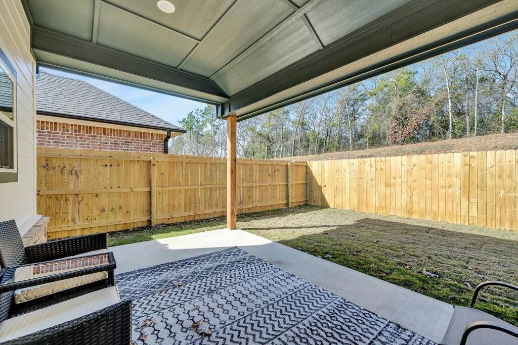 Alamo Luxury Living up to 11 - Housity
