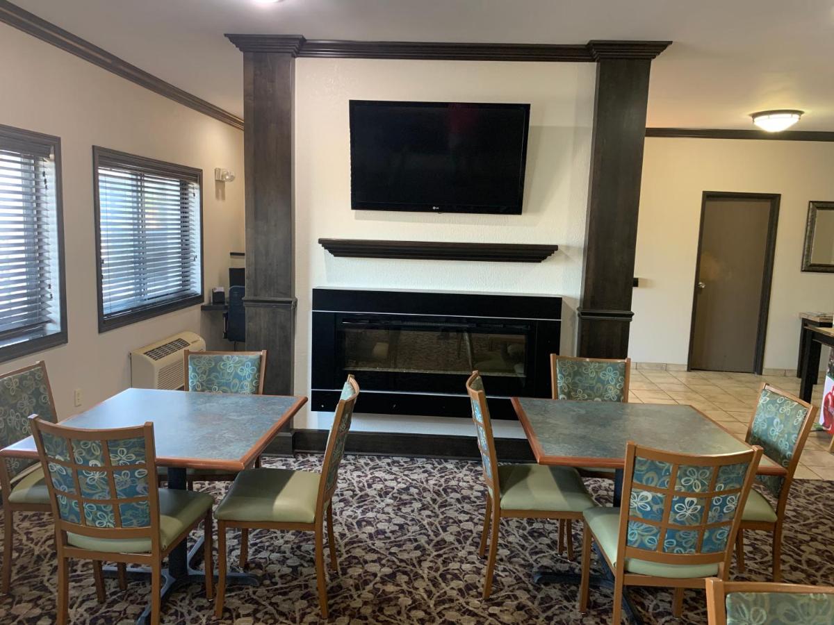 Quality Inn near I-72 and Hwy 51 - Housity
