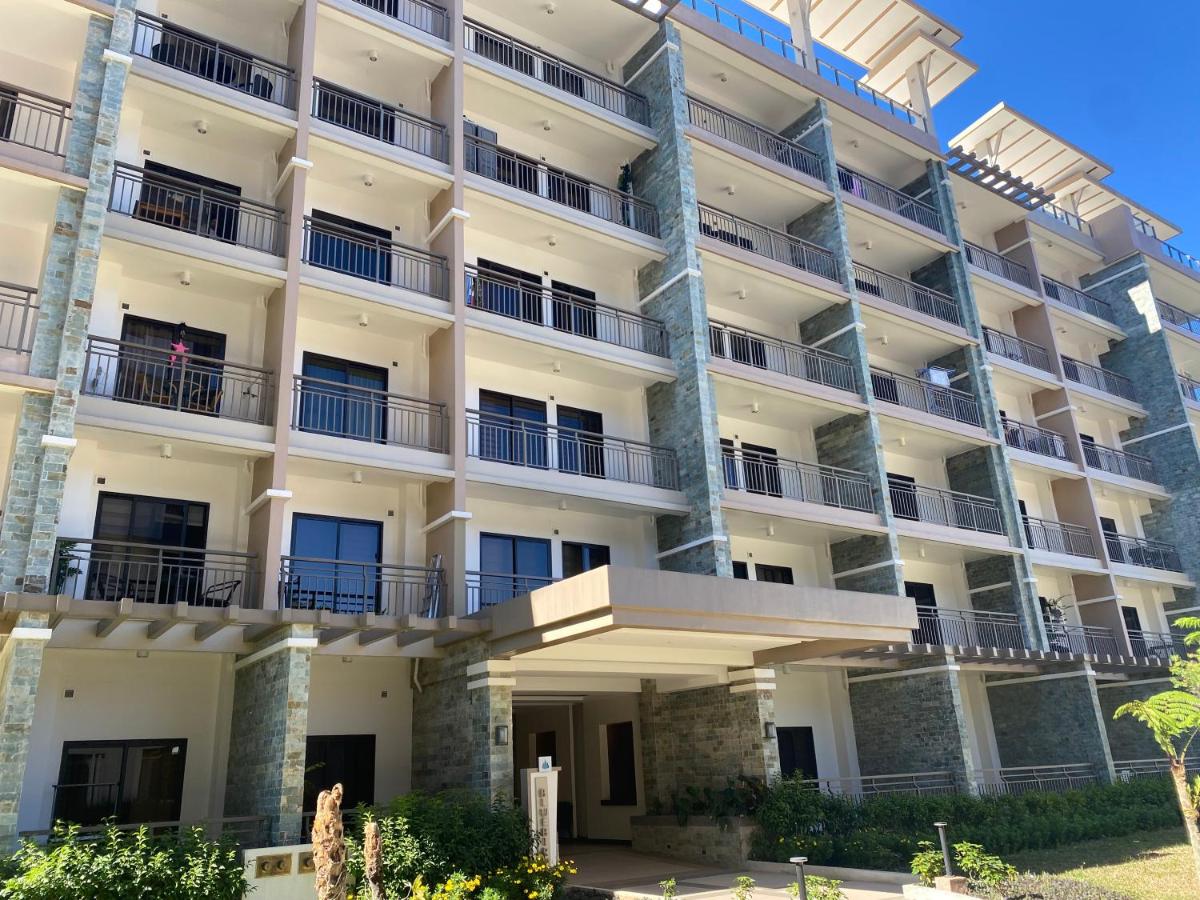 Rosarich Homestay - Bristle Ridge Residences - Housity