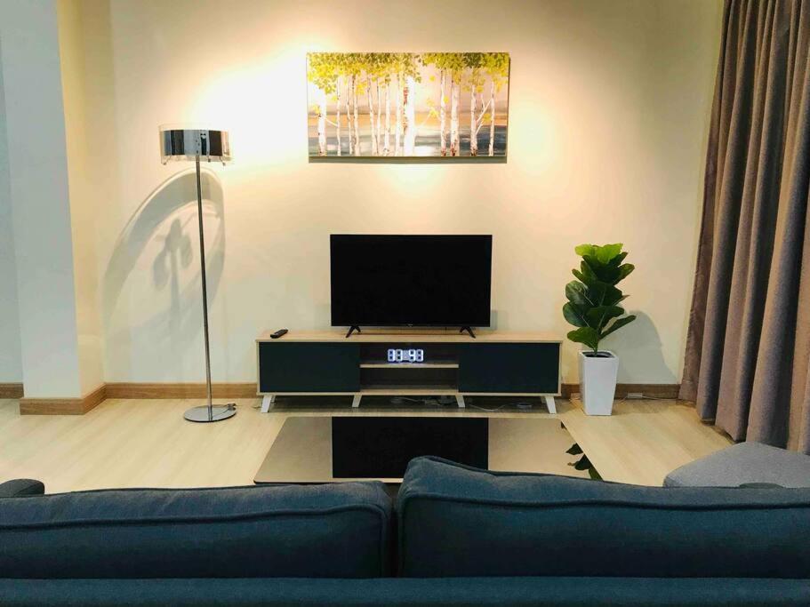 Sarang Homestay - Landed House with 3 Bed Rooms - Housity