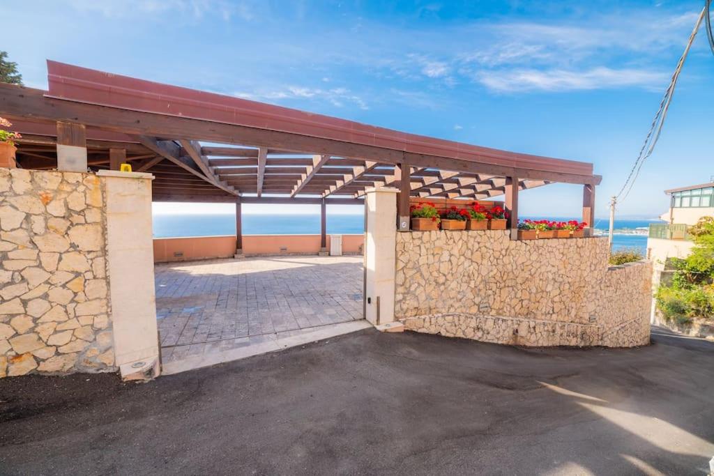 Chalet vista mare a Taormina con parcheggio Paolone House - Housity