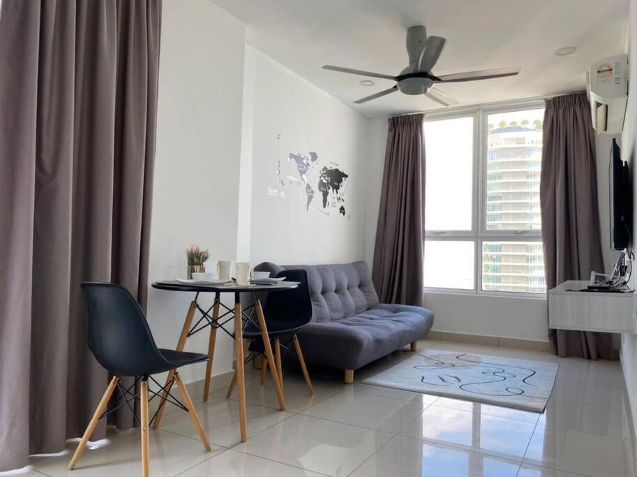 Mansion One Suites @Gurney Drive Seaview Studio Apartment by Sarah's Lodge - Housity