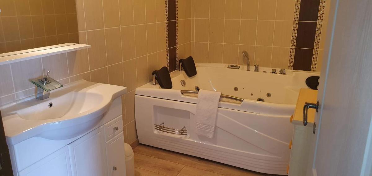 Appartement 4 chambres Sur la Cave - Hizvo