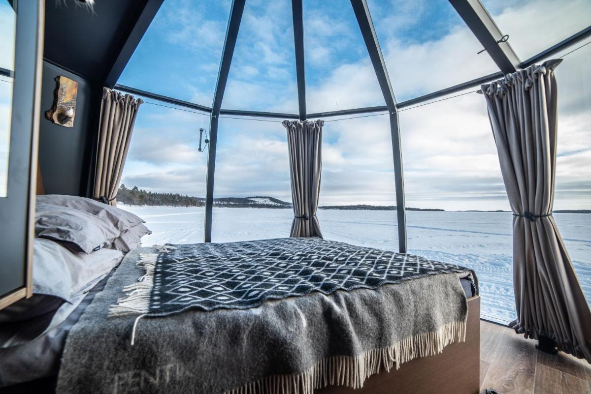 Northern Lights Glass Igloo Getaway For Couples - Housity