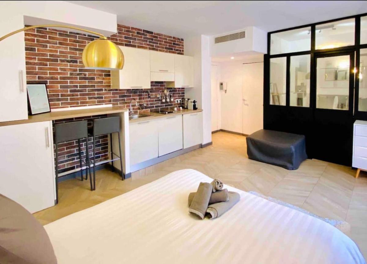 Suitetrails - Beautiful Fully Renovated Centrally Located Studio