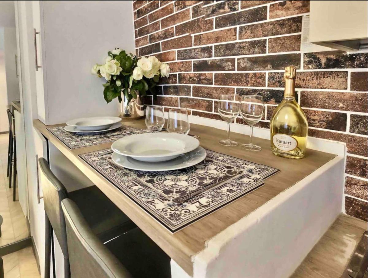 Suitetrails - Beautiful Fully Renovated Centrally Located Studio