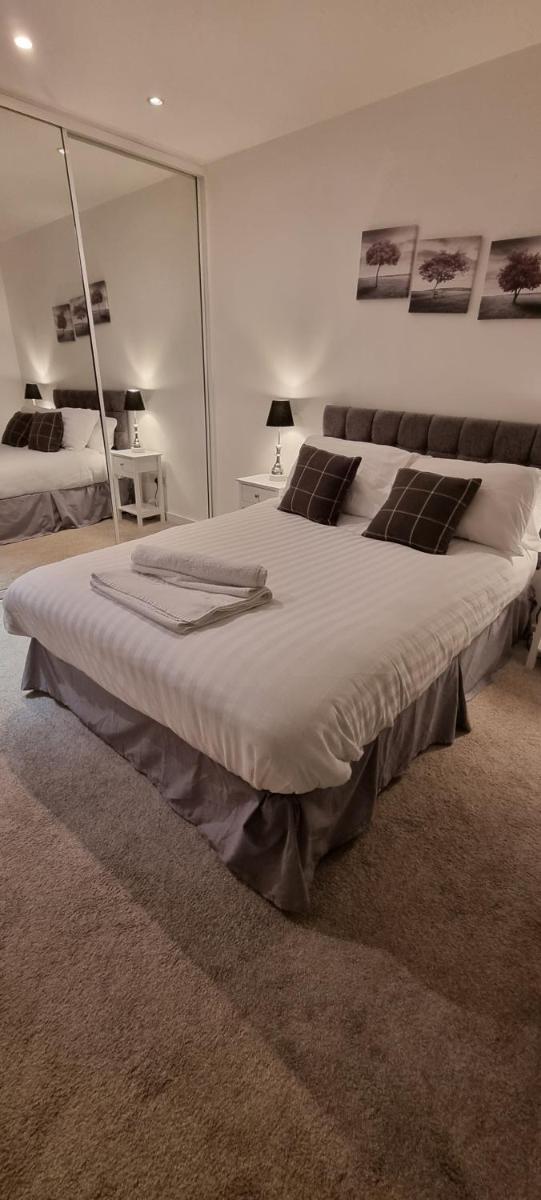Luxury Canary Wharf apartment with free parking - Housity