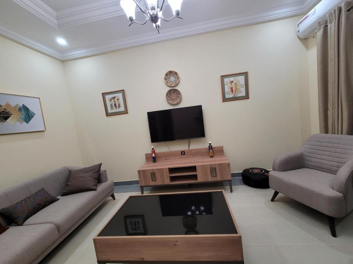 Suitetrails - Chez Chic Apartments