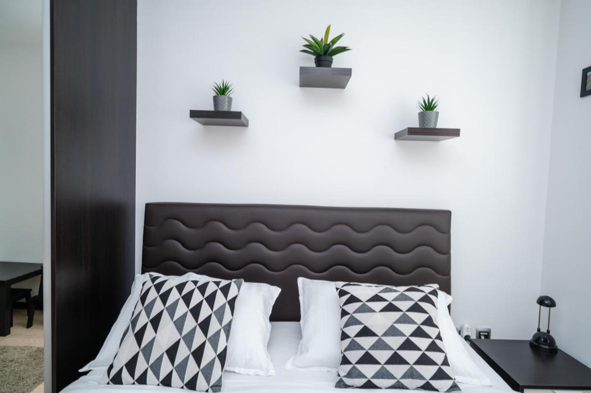 Bright 1BDR Apartment in the City Center - Housity