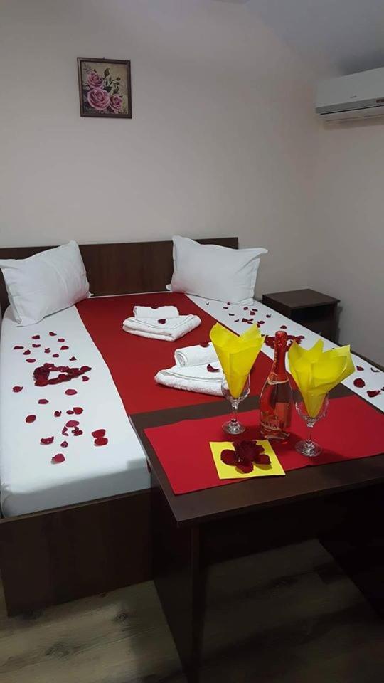 Pensiunea Maria Tania - Restaurant - Housity