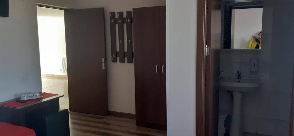 Pensiunea Maria Tania - Restaurant - Housity