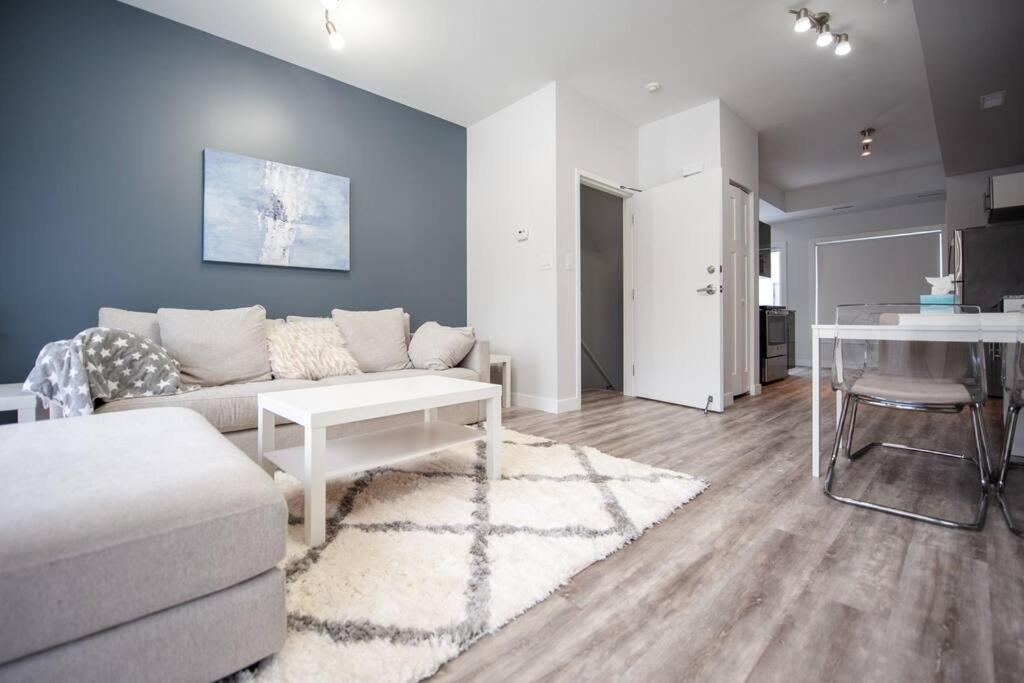 Upscale 2 bedroom Townhouse near Univ of Manitoba - Housity